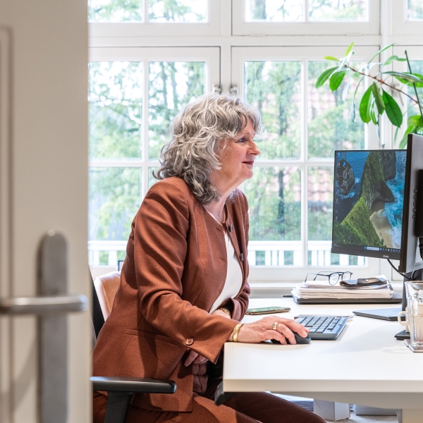 Lodiers-en-partners-Margreet-aan-het-werk-001