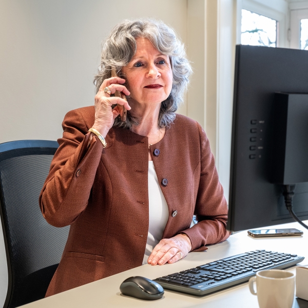 Lodiers-en-partners-Margreet-aan-het-werk-003 Lodiers-en-partners-Margreet-aan-het-werk-003